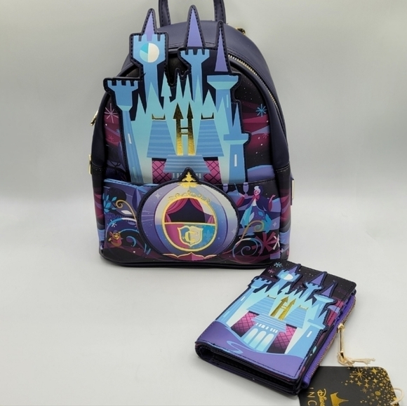 New Loungefly Disney Cinderella Castle Backpack & wallet Bundle - Picture 13 of 13